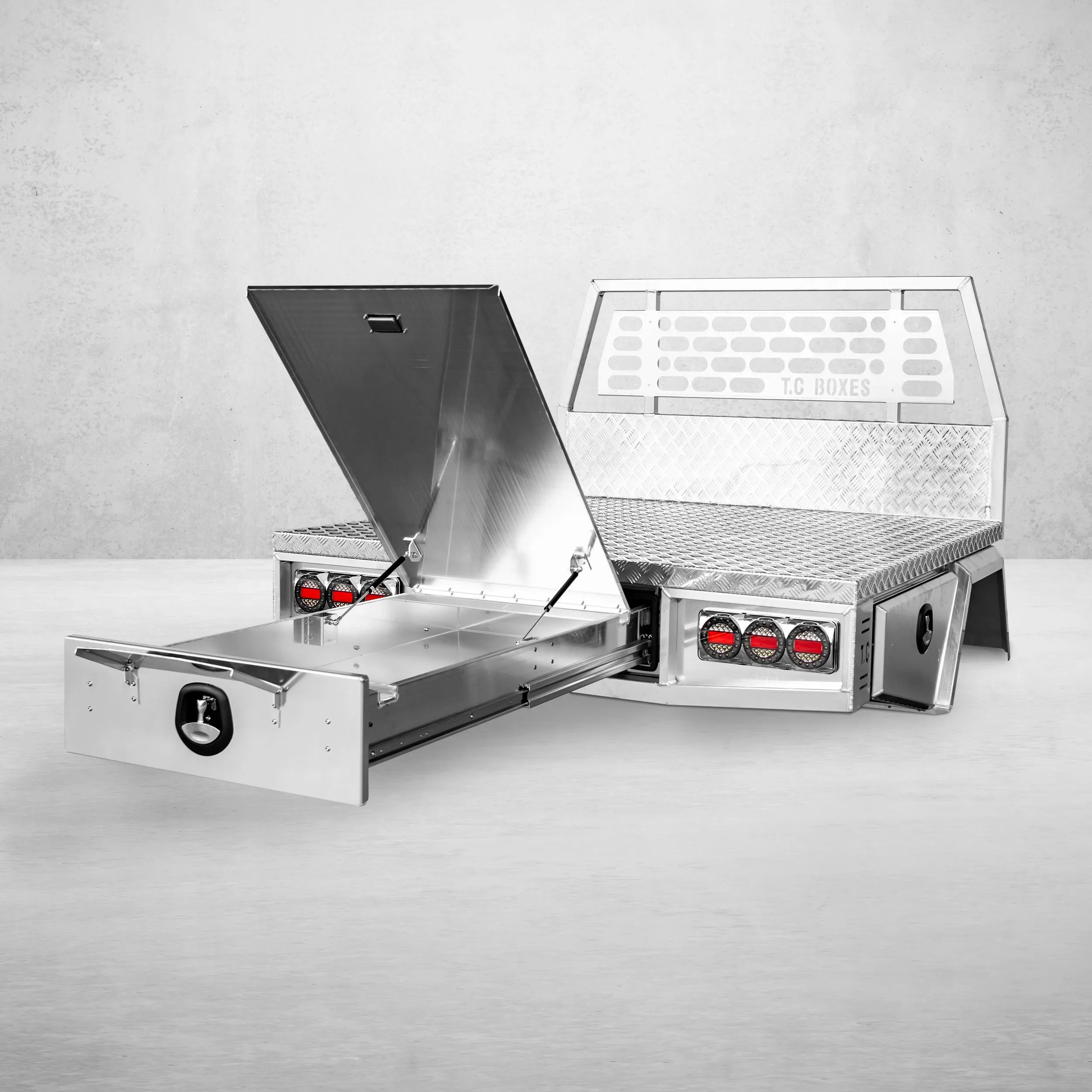 Aluminium Tray w/Headboard 1800mm - Alloy