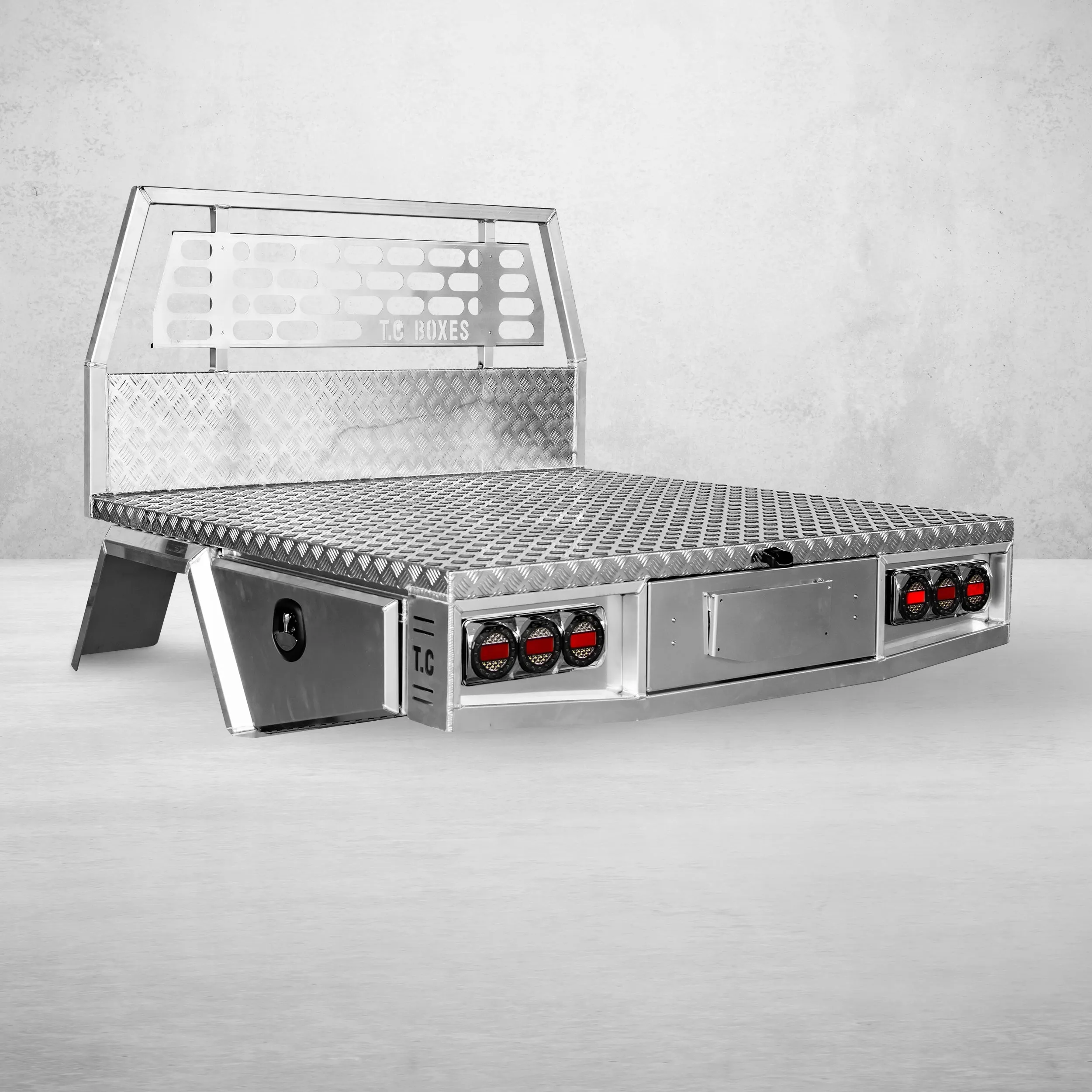 Aluminium Tray w/Headboard 1800mm - Alloy
