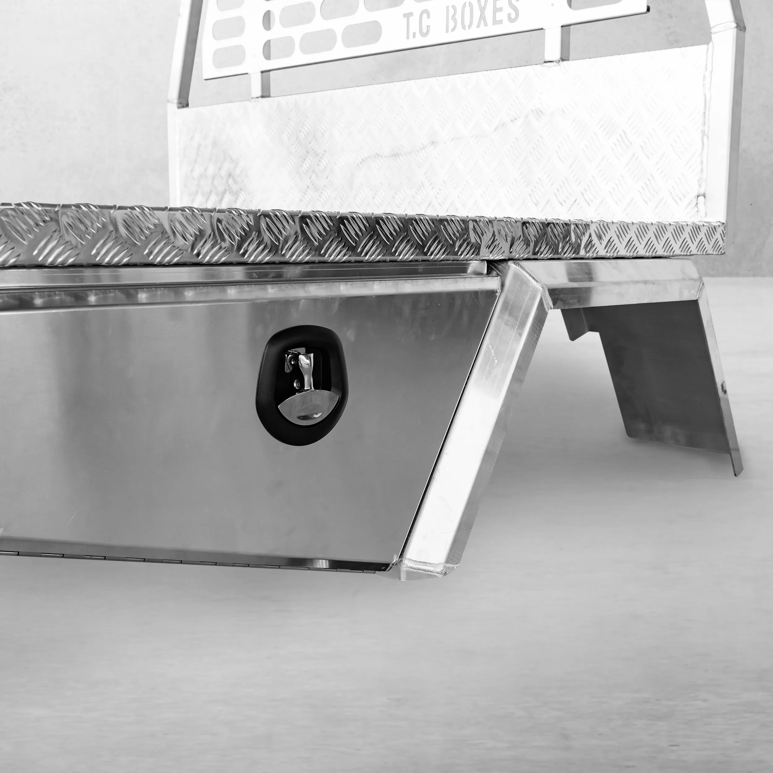 Aluminium Tray w/Headboard 1800mm - Alloy