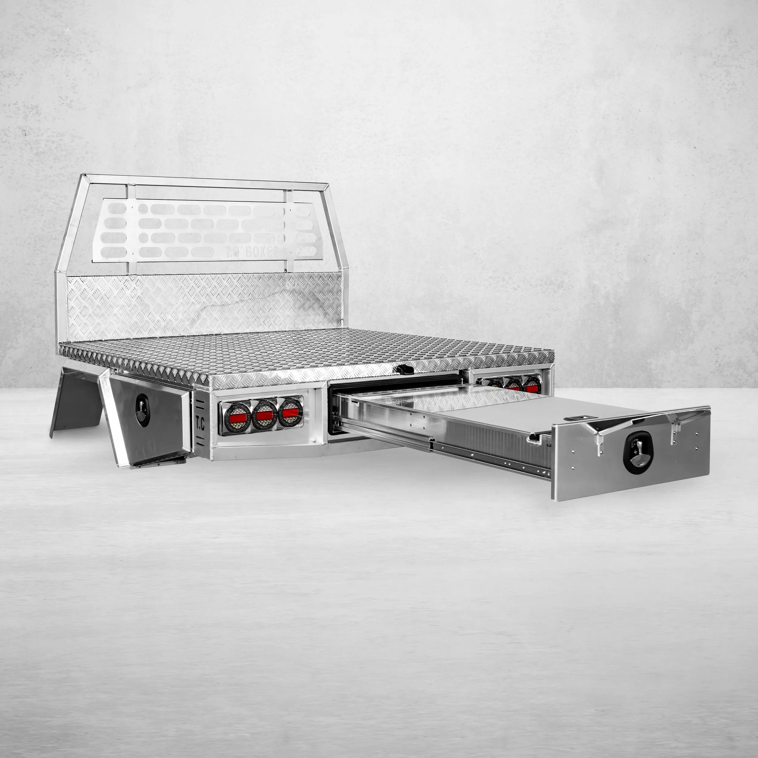 Aluminium Tray w/Headboard 1800mm - Alloy