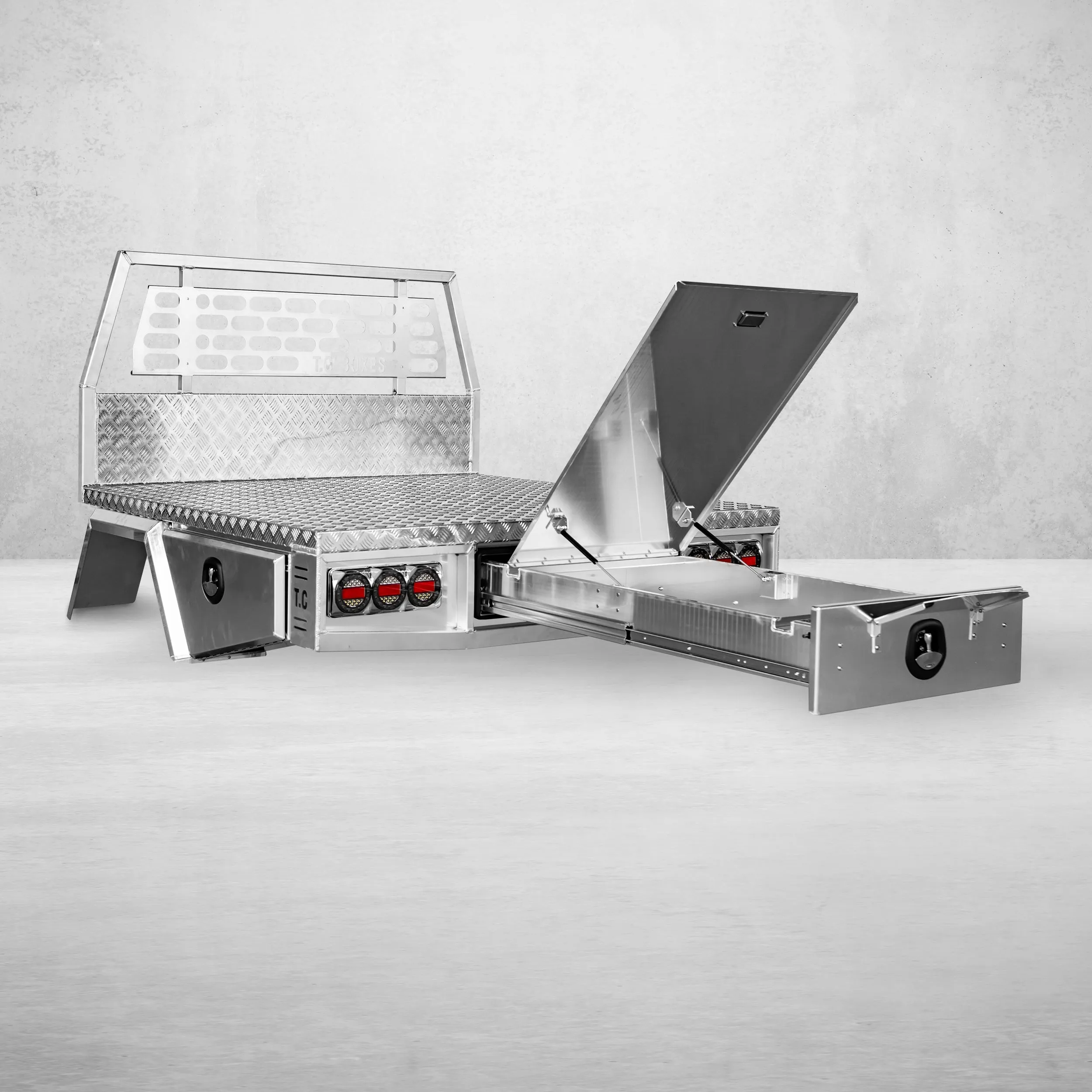 Aluminium Tray w/Headboard 1800mm - Alloy