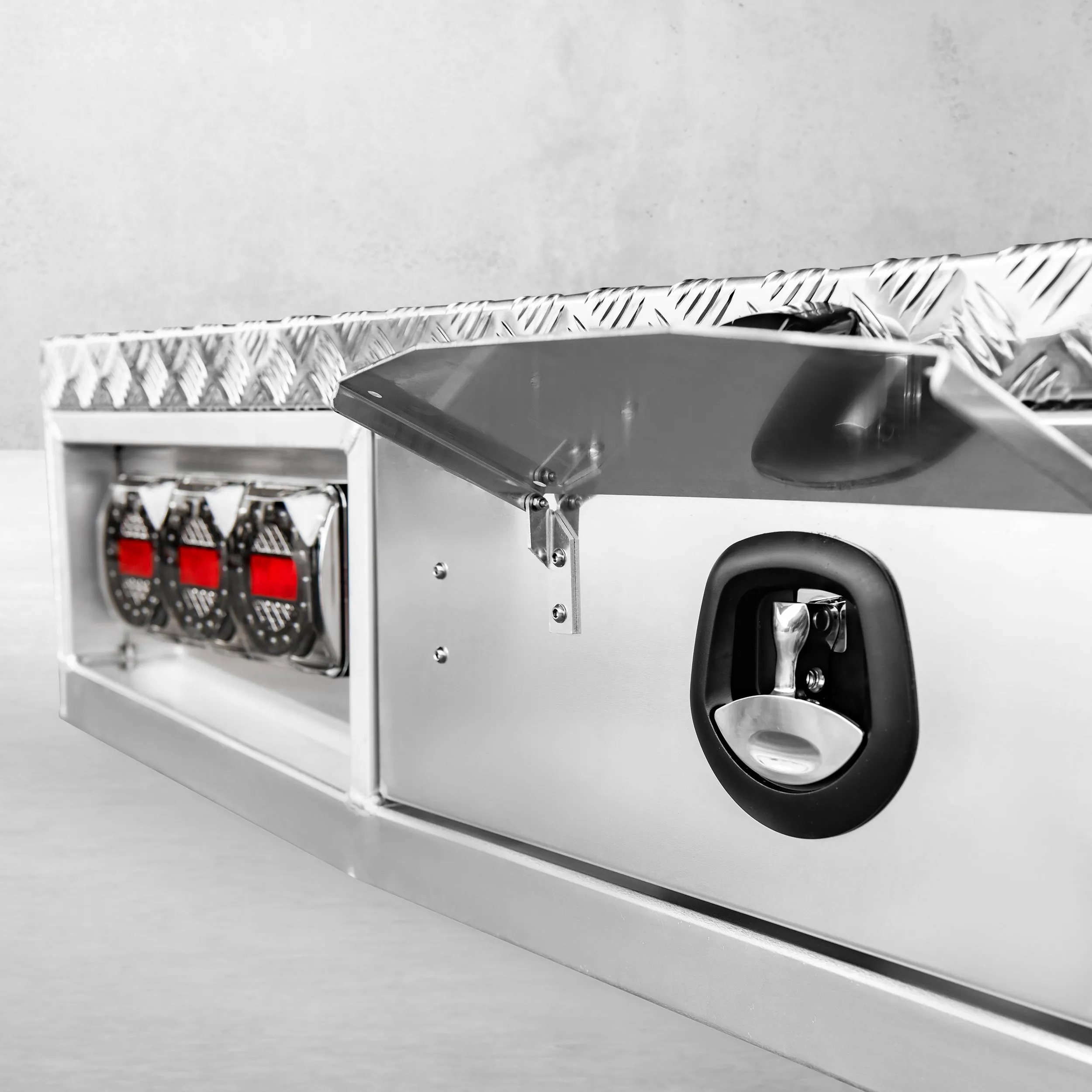 Aluminium Tray w/Headboard 1800mm - Alloy