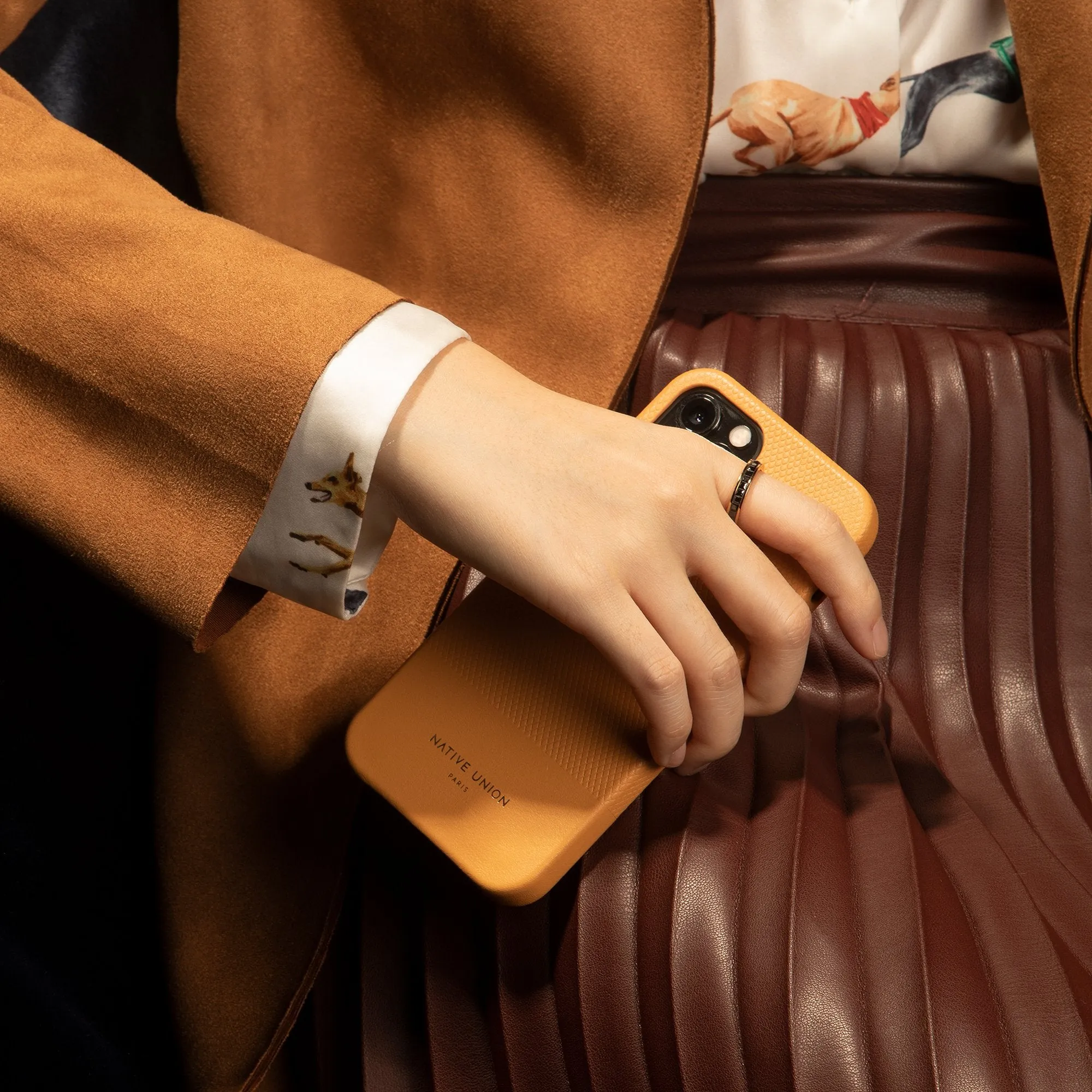 Clic Heritage iPhone Case (Ocre)